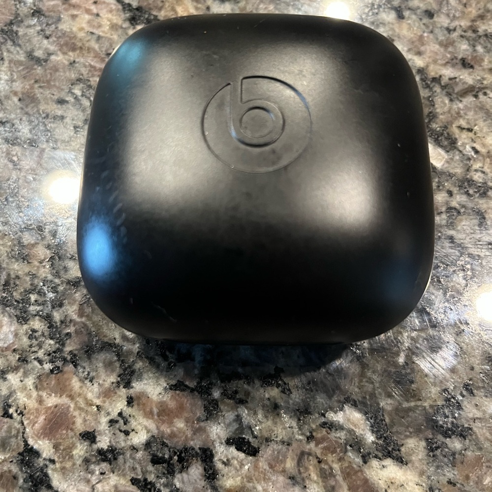Beats Black Wireless Earbuds Case